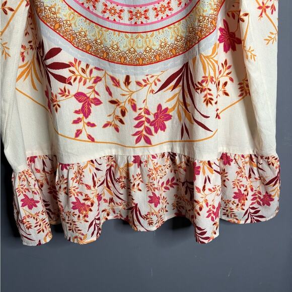 Umgee Pink and Gold Printed Short Sleeve Tunic With Ruffle Hem Size Medium - Picture 3 of 7